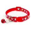 Suprimentos para Animais de Estimação Coleira Estampada de Desenho Animado Acessórios de Tração para Cães Pequenos com Decoração de Sino Traje Ajustável para Gatos Antiperda