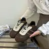 Zapatillas de Entrenamiento Alemanas Estampado de Leopardo para Mujer Otoño Nuevo Estilo Zapatos Deportivos que Aumentan la Altura Suela Suave Versátiles Zapatos de Tabla Casuales Forrest Gump