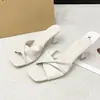 Sapatos Europeus e Americanos Transfronteiriços Meio Abertos Salto Gato Francês Salto Alto Roupa de Praia Exterior Chinelos de Salto Alto Torcidos Atacado Feminino Tamanho Plus