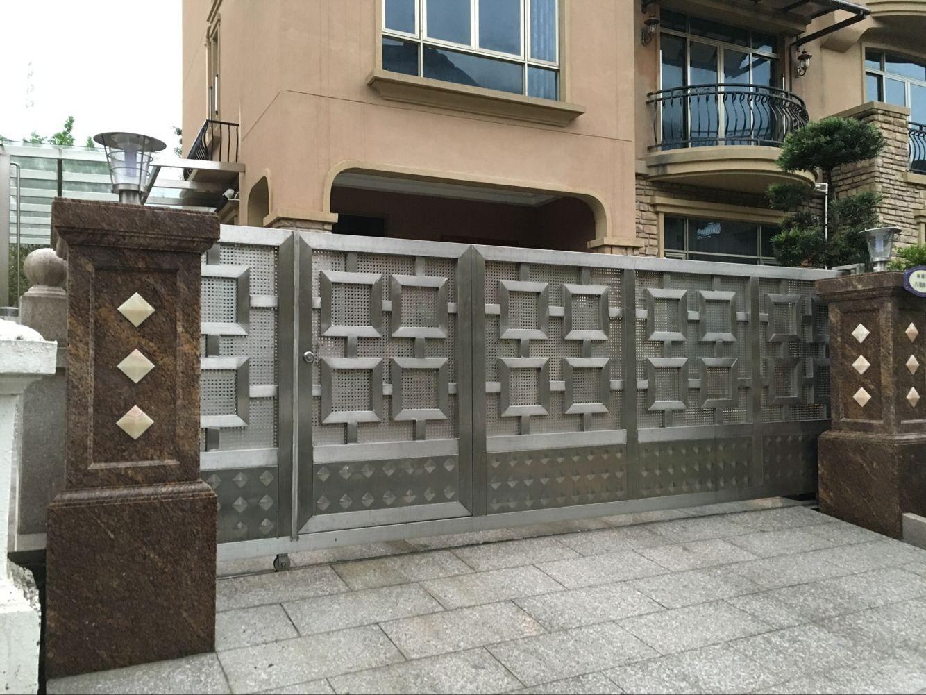 E76FCE0B306734D62D6DE39C605F52