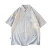 Camisa a rayas versátil de moda de Hong Kong para hombre, de manga corta, verano, marca de moda, camisa casual simple, chaqueta holgada guapa de media manga