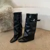 Botas de Cuero Suave de Punta Cuadrada con Tacón Plano y Altura Oculta para Mujer 2026 Nuevo Estilo Primavera/Otoño Moda Versátil Cómodas Hebilla Botas de Moda
