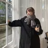 Chal de punto con nudo estilo coreano para mujer, falda exterior hueca, camisa con hombro caído en otoño e invierno, chal bufanda de celebridad de internet