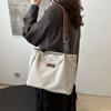 Bolsa Casual de Grande Capacidade Feminina 2024 Nova Moda Bolsa de Trabalho Moderna Bolsa Transversal de Ombro Moderna Bolsa Tote de Grande Capacidade