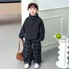 Conjunto Moderno de Primavera e Outono para Crianças, Fresco e Estiloso, Roupa de Bebê 2026, Novo Conjunto de Duas Peças Estilo Coreano para Meninos Pequenos, Roupa de Primavera