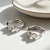 Ear cuffs S925 em toda a superfície, versáteis para usar em camadas, mini ear cuffs, especificamente para bordas da orelha e conchas auriculares, design geométrico quadrado
