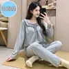 Pijama de algodón para mujer de manga larga de otoño, nuevo estilo de alta gama, cuello redondo con encaje, gris, primavera y otoño, con copas en el pecho, conjunto de ropa para el hogar
