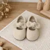 Sapatos de menina sapatos peludos estilo princesa sapatos de algodão com veludo extra laço 2026 Sapatos de outono para crianças sapatos de algodão de duas camadas para bebê menina