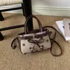 Bolso de Mano de Lunares de Nicho para Mujer 2026 Estilo Nuevo Bolso Tote Versátil de Alta Gama Bolso de Hombro Cruzado Elegante