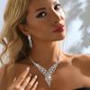 Conjunto de collar y pendientes de joyería para mujer, estilo europeo y americano, con cadena de garra, diamantes de agua, perlas de imitación, borlas, para vestido de novia y clavícula