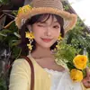 Brincos de Borla com Flor Amarela Vibrante para Mulheres na Primavera, Estilo de Feriado, Brincos Deslumbrantes e Únicos com um Visual Grandioso e Elegante