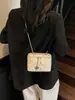 Bolso Pequeño Bordado Acolchado de Verano para Mujer 2025 Nueva Moda Bolso Cuadrado Pequeño Incrustado con Diamantes, Bolso Cruzado Elegante y Versátil con Cadena