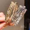 Pulsera Abierta Multicapa Simple Estilo Europeo y Americano con Diamantes, Sensación de Lujo Ligero y Gama Alta, Estilo Minimalista Único, Versátil para el Uso Diario