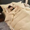 Conjunto de Quatro Peças Inverno Classe A Estilo Levemente Luxuoso Todo Fosco Esculpido Leite Fleece Cobertor Quente Espesso Lençol de Cama Roupa de Cama