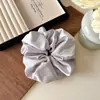 Elástico de Cabelo Scrunchie Branco Oversized Estilo Preguiçoso para Mulheres, Novo Acessório de Cabelo para Coque Primavera 2026 com um Toque de Luxo