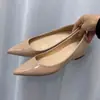 Sapatilhas Apontadas com Salto Escondido na Cor Nude Francês para Mulheres 2026 Verão Novos Sapatos de Boca Rasa Versáteis para o Trabalho Sapatos Individuais