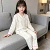 Pijama Infantil Feminino de Algodão Nuvem Conjunto Gola V Manga Longa Calça Longa Desenho Animado Fofo Roupas de Casa para Primavera e Outono para Crianças Maiores