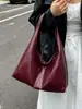 Bolso grande de capacidad vintage transfronterizo para mujer, nuevo bolso casual de nicho para el verano de 2026, bolso de hombro bajo el brazo, bolso tipo dumpling para ir al trabajo