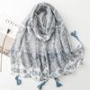 Yi Tao exportación de comercio exterior algodón y lino bufanda de mano retro estilo familiar azul gris flor pequeña borla bufanda chal mujer