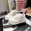 Tênis Casuais Chunky com Solado Grosso para Aumentar a Altura e Fecho de Velcro para Mulheres, Novidade Primavera 2026 Retro Versátil Feio-Bonito