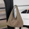 Bolso Tote de Axila con Lunares Simple y Elegante para Mujer, Nuevo Modelo Invierno 2025, Bolso de Mano y Bolso de Hombro Versátil de Pana de Alta Gama
