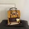 Mochila nueva de dibujos animados, diseño versátil de lunares, bolso bandolera de un solo hombro de moda 2026, estilo nicho para ir al trabajo, colección de otoño para mujer