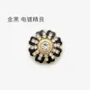Botones de metal para abrigos de mujer, trajes, faldas, suéteres, con forma de flor, de flor blanca con incrustaciones de diamantes, pintados al óleo