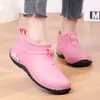 Botas de lluvia cortas, modernas e impermeables para mujer, adecuadas para el verano, con suelas antideslizantes y resistentes al desgaste, ideales para el trabajo en la cocina, con una suela gruesa y suave