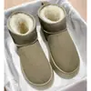 Botas de nieve para mujer con suela gruesa y antideslizante, nuevo estilo invierno 2026, diseño sin cordones, forradas de felpa y engrosadas para abrigar, botas de algodón para la nieve