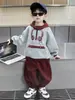 Conjunto de Sudadera para Niños Primavera y Otoño 2025 Nuevo Conjunto Deportivo de Dos Piezas de Moda para Niños Ropa con Capucha de Otoño