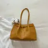 Bolsa balde de padrão trançado retrô coreana, muito estilosa, bolsa de ombro moderna, bolsa de ombro e sob o braço da moda para o dia a dia