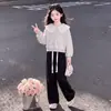 Conjunto de Duas Peças Tendência: Moletom Versátil de Manga Longa Estilo Floresta Primavera e Outono para Meninas Estilo College e Calça Casual Lisa Simples