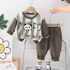 Nuevo Conjunto de Dos Piezas de Moda Casual para Niños, Pantalones Largos de Manga Larga con Cuello Redondo, Bloques de Color Primaverales y Otoñales, Cabeza de Panda Tridimensional, Venta al por Mayor