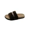Pantufas Fofas Gu Yun Calçados Femininos Roupa Externa 2026 Outono Novo Sola Grossa Tira Única Dourada Pantufas Celebridade da Internet Sapatos Planos Fofos