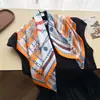 Lenço estampado em estilo europeu e americano com padrão de corrente, seda artificial, lenço quadrado pequeno, xale de alta qualidade, lenço para pescoço com proteção solar, lenço de cabeça, lenço para mulheres