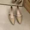 Sapatos Mary Jane com Salto Bloco e Bico Fino para Mulheres, Novo Estilo Primavera e Outono 2026, Sapatos de Boca Rasa com Corrente de Pérolas Francesas para Combinar com Saias