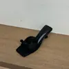 Sandálias de salto alto com laço estilo francês, sapatos de fada, novo modelo de verão 2026 para uso ao ar livre, combinadas com saias, sandálias na cor nude