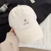 Boné de beisebol amarelo bordado com letra estilo coreano para mulheres, simples e versátil para primavera e verão, faz o rosto parecer menor, boné de aba curva com copa macia, mesmo estilo para casais