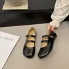 Sapatos Femininos Mary Jane Tendência Coreana Sola Macia Sapatos de Couro Pequenos Versáteis Redutores de Idade Estilo Verão 2026 para Combinar com Saias Sapatos de Salto Baixo
