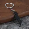 Mercancía de Cine y TV: Llavero de aleación de dardos de murciélago de Batman, colgante de murciélago creativo, pequeño regalo de Halloween