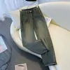 Calça Jeans Cinza Cimento de Perna Larga Estreita para Mulheres, Calça Reta Vintage para Outono e Inverno com Senso de Design, Bolsos, Modelagem Solta e Comprimento até o Chão