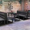 Restaurante Occidental Estilo Industrial Cafetería Cabina Sofá Negro Retro Juego de Sofás Dobles Mesa de Comedor y Sillas