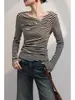 Camiseta de Manga Larga Rayada con Hombro Asimétrico para Mujer 2025 Otoño Temprano Nuevo Top Irregular
