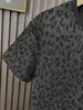 2026 Novo Estampa de Leopardo Gola Redonda Manga Curta Moda Masculina Tendência Luxo Leve High-End Solto Versátil Top Meia Manga Camisa Base
