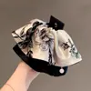 Pinza para el Pelo con Estilo Francés Retro de Moda Estilo Falda, Pasador Elegante de Lujo Ligero con Estampado, Pinza de Tiburón Elegante para la Parte Posterior de la Cabeza