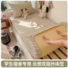 Sábana de cama de gasa de doble capa para dormitorio estudiantil, protector de colchón de cuadros vintage, funda de cama individual, nuevo juego de tres piezas 2026