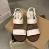 Sandalias abiertas de moda y estilo sencillo para mujer que aumentan la altura, modelo de verano 2026 para mujeres bajitas, sandalias de plataforma que aumentan la altura