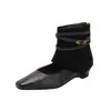 Versão em couro~Botas curtas quadradas vintage para mulheres, novo estilo outono 2026, versáteis, com aumento interno de altura, botas com recortes para pernas de calça, botas de corte justo para mulheres
