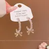 Pendientes Coreanos Súper Hada con Lazo de Pedrería en Forma de C para Mujer Pendientes de Botón de Lujo Ligero de Gama Alta Accesorios de Oreja Versátiles de Moda