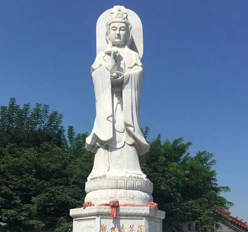 大型石雕南海观音菩萨像